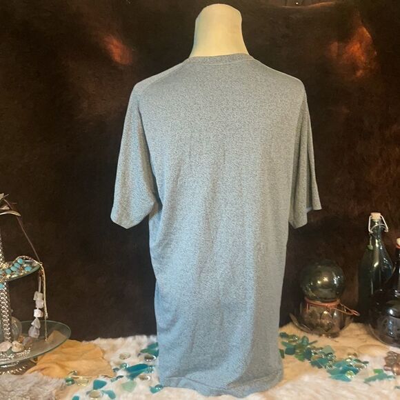 Lululemon shirt L (4682) - Picture 4 of 7